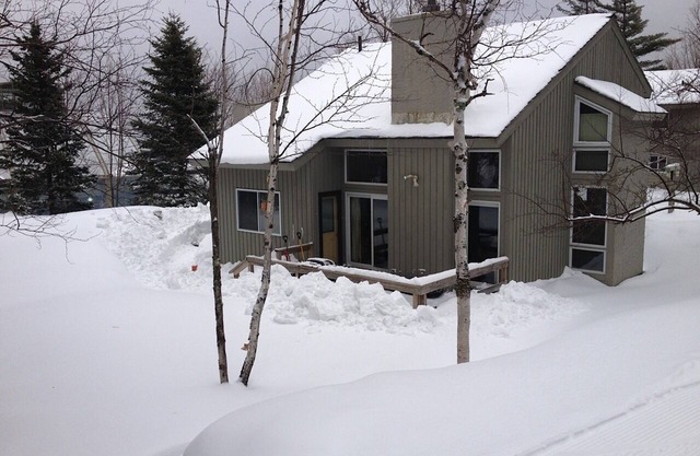Best Ski In/Ski Out Location - ❄️❄️ Jay Peak Large 3 BR