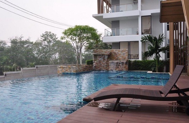 Best Value - 4 person 1 bedroom 2 bed Kathu Condo w/Swimming Pool & Gym