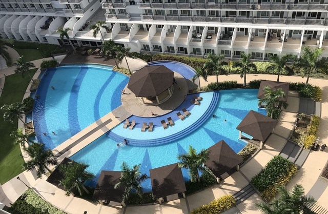 Best Value 5-Star QCondo across Mall of Asia, near Airport, Casinos & Manila Bay