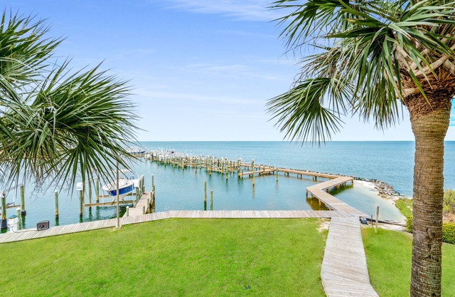 Best Views in Ft Morgan | King Bd | Pool | HotTub - Boat Slips + Pool