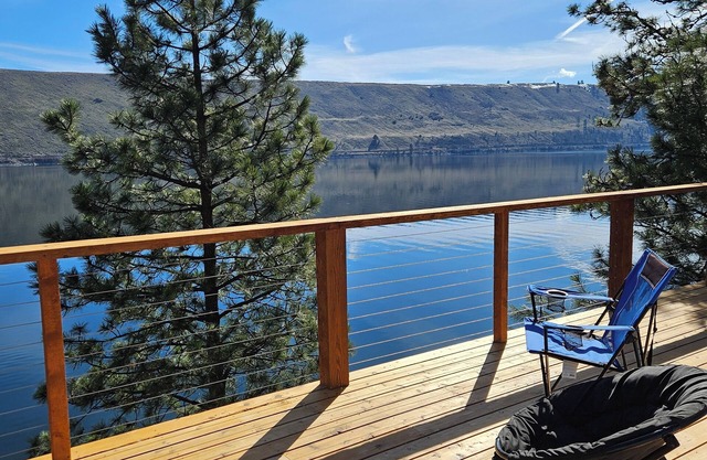 Best Wallowa Lakefront rental w/private dock and his/hers soaking tub! 4br/3ba