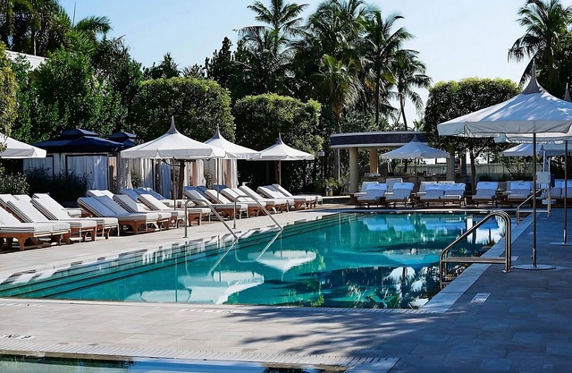 Best Way to Unwind! Beachfront Location, Outdoor Pool, Pets are Welcome!