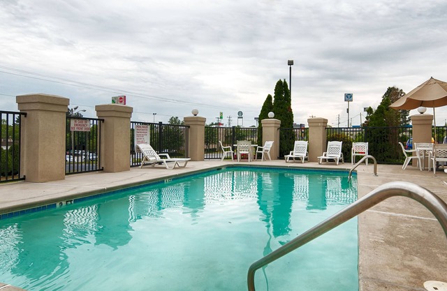 Best Western Commerce Inn