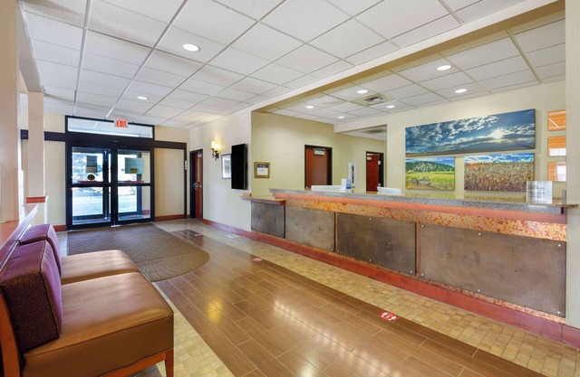 Best Western Golden Prairie Inn & Suites