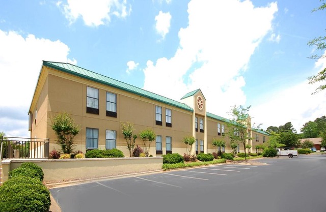 Best Western Plus Edison Inn