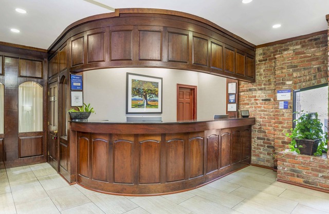 Best Western Plus Governor's Inn