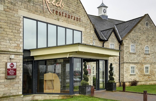 Best Western Plus Pastures Hotel