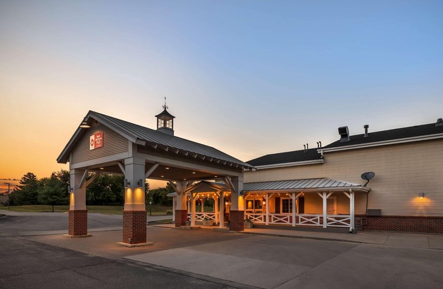 Best Western Plus University Park Inn & Suites