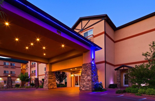 Best Western Plus Zion West Hotel