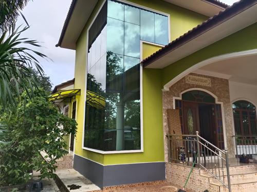 BESUT Homestay Hejau 5R3B