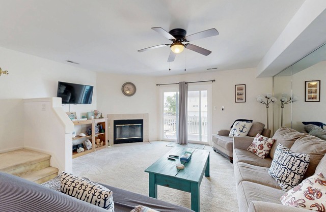 Bethany Marina dog friendly bayfront townhouse w/pool, balcony, grill