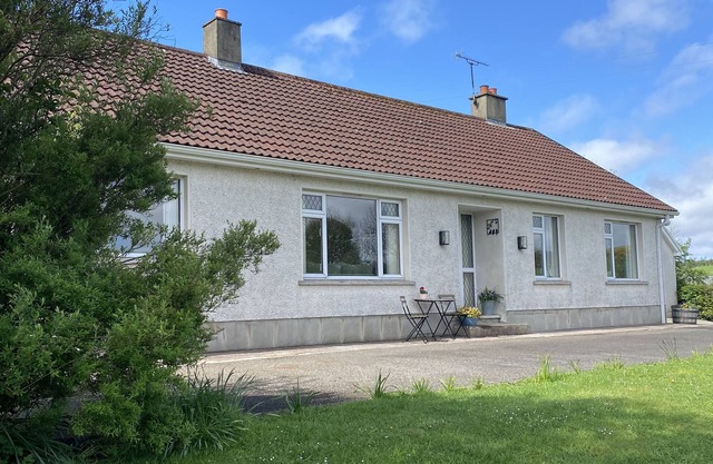 BETTY'S FARM COTTAGE, family friendly in Ederney, County Fermanagh