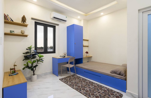 Between airport & D1 center, fast wifi & check-in 24/7