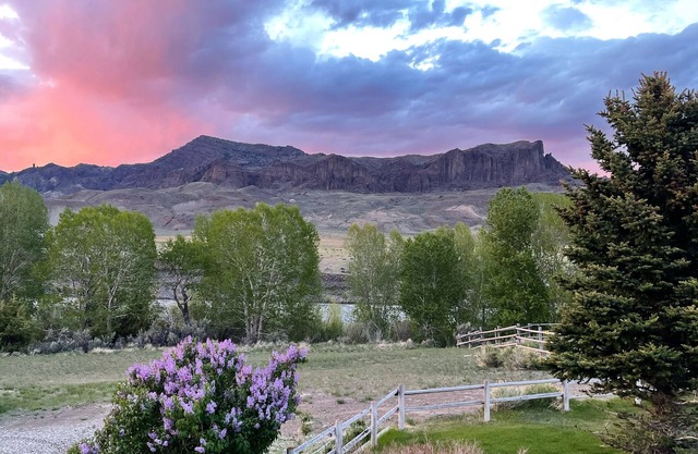 Between Cody & Yellowstone Lodging & Fishing on The Shoshone River (Listing #2)