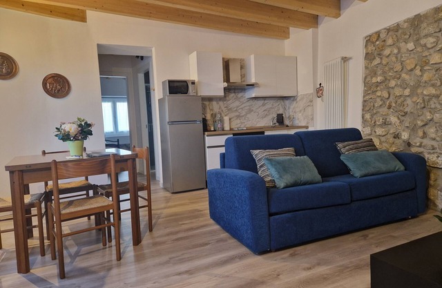 Between Mountains and Lake, Apartment in old mansion from 1800 on Lake Como