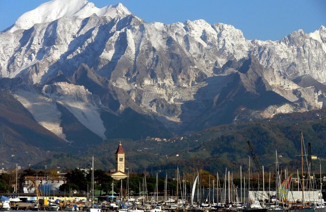 Between Pisa and 5 Terre