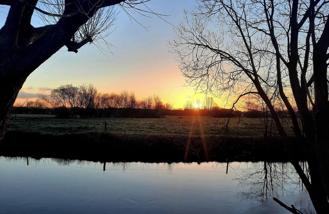 Between the North Sea and Baltic Sea 🌊XXL vacation apartment directly on the Treene river