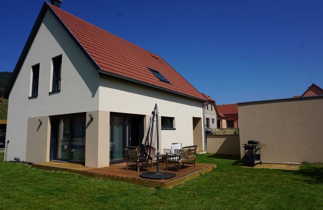 Between vineyards and castles - large, quiet house