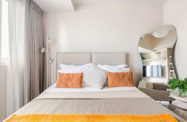 BGC New Minimalist 1BR with balcony | Pets Allowed