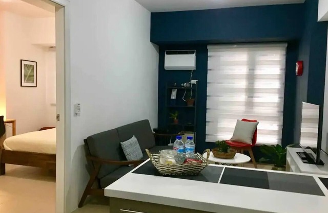 BGC/Uptown 1BR Newly Furnished w/50Mbps WiFinn