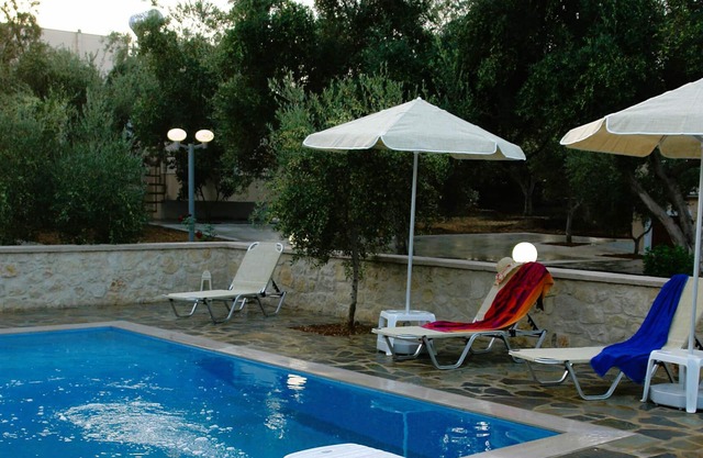 BH031 - R - Villa Rethymno 16paxn
