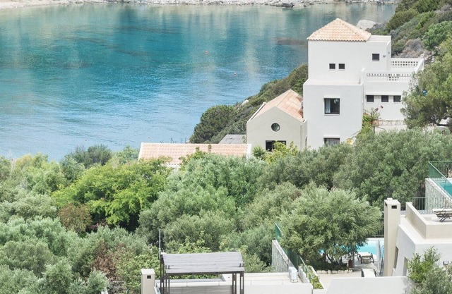 BH163 - R - Villa Istron