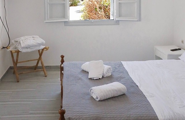 BH973 - C - Suite Santorini