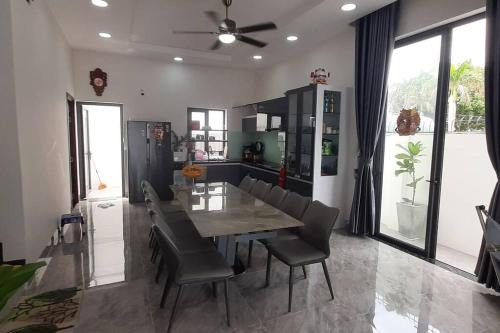 Biệt thự khu Kim Tơ có hồ bơi
