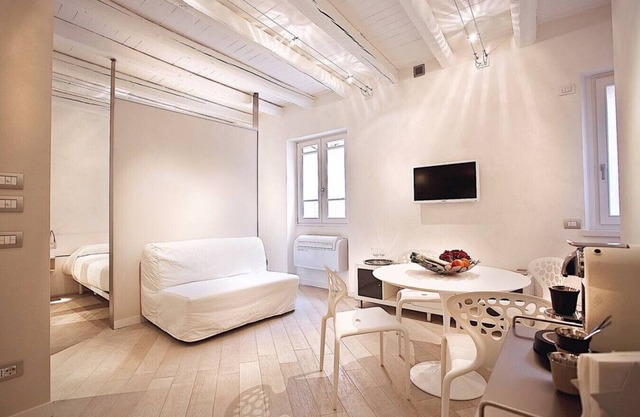 BIANCA - Le Nuove Cadreghe - 2PAX central downtown