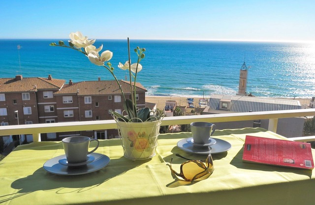 BIANCA & SEAVIEW BEACH apartment with sea view, balcony, Wi-Fi, sand beach.