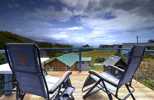 BICHENO BEACH HOUSE with Spa Bath