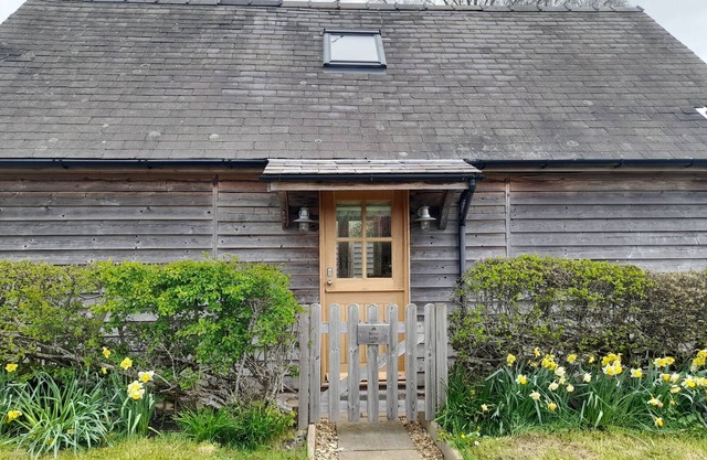 BICTON LODGE, family friendly, with hot tub in Clun