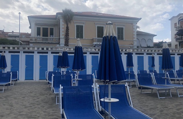 Bifocal rental for 4 in Diano Marina (IM) facing the sea. Cod. CITRA 008027-LT-0151