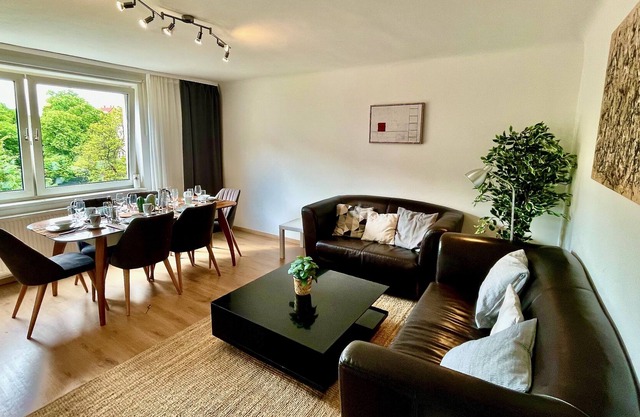 Big 5 room Family Apartment with Park View