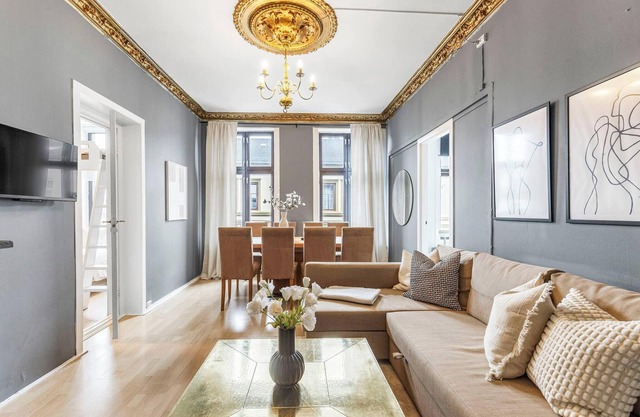 Big and bright apartment in the center