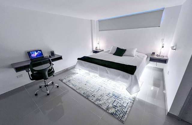 Big apartment 3 bed, Laureles the coolest neighborhood