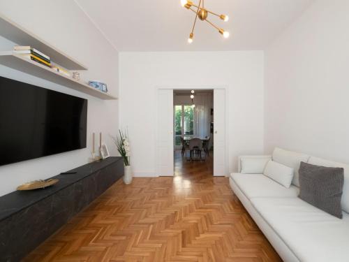 Big apartment close to Bocconi/Humanitas/IEO