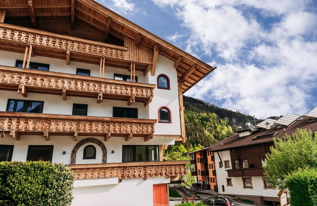 Big apartment with sauna in Tyrol, near ski lift