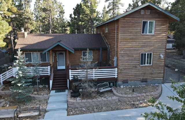 Big Bear Get Away. Sleeps 10!