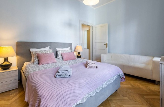 Big bright two-bedroom apartment in Prague Old Town