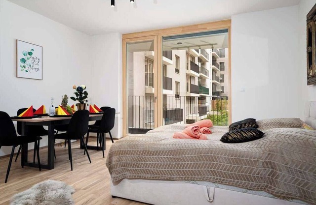 Big City Apartment Su