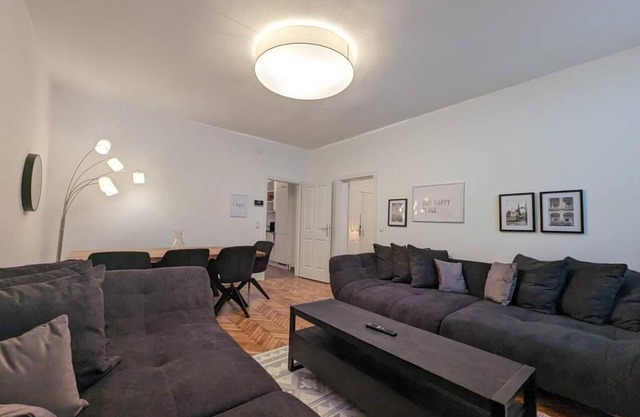 Big CityApartment 19