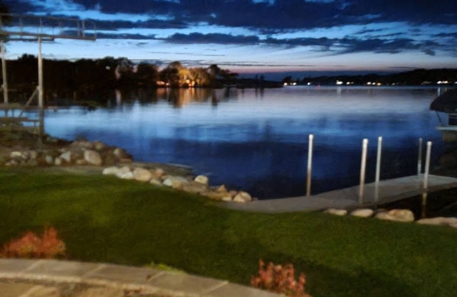 BIG CORMORANT 3 bedroom house with WiFi, AC. 4th bedroom lakeside with A/C.