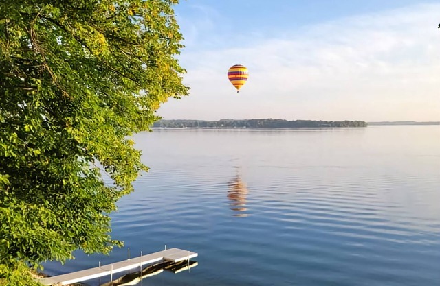 Big Cormorant-Lg.Walkout w/2 living areas for comfort, big lot, arcade, lily pad