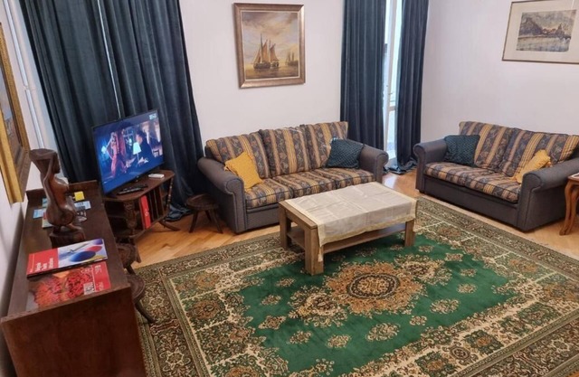 Big Downtown 2 Bedroom Apartment across National Theater