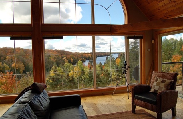 BIG Family & Multi-Family Cottage with Incredible View, Hot Tub & Sauna