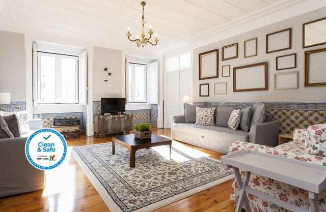 Big Flat w/Terrace up to 22guests by Central Hill
