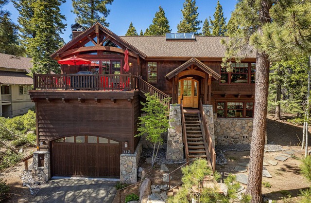 Big Horn Luxury Lodge By Tahoe Getaways - STUNNING 4 BR w Hot Tub, Mountain Views