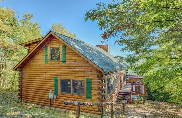 Big Hot Tub, Fire Pit, High-Speed WIFI, PRIVATE! 180 Degree Breathtaking Views!