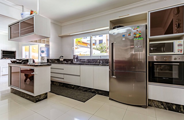 Big House 06- Excellent house with 5 Bedrooms, pool with jacuzzi, air split, all new